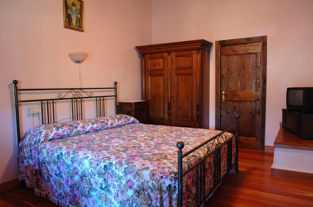Agriturismo Ca Serrantonio Villa Urbania Exterior photo